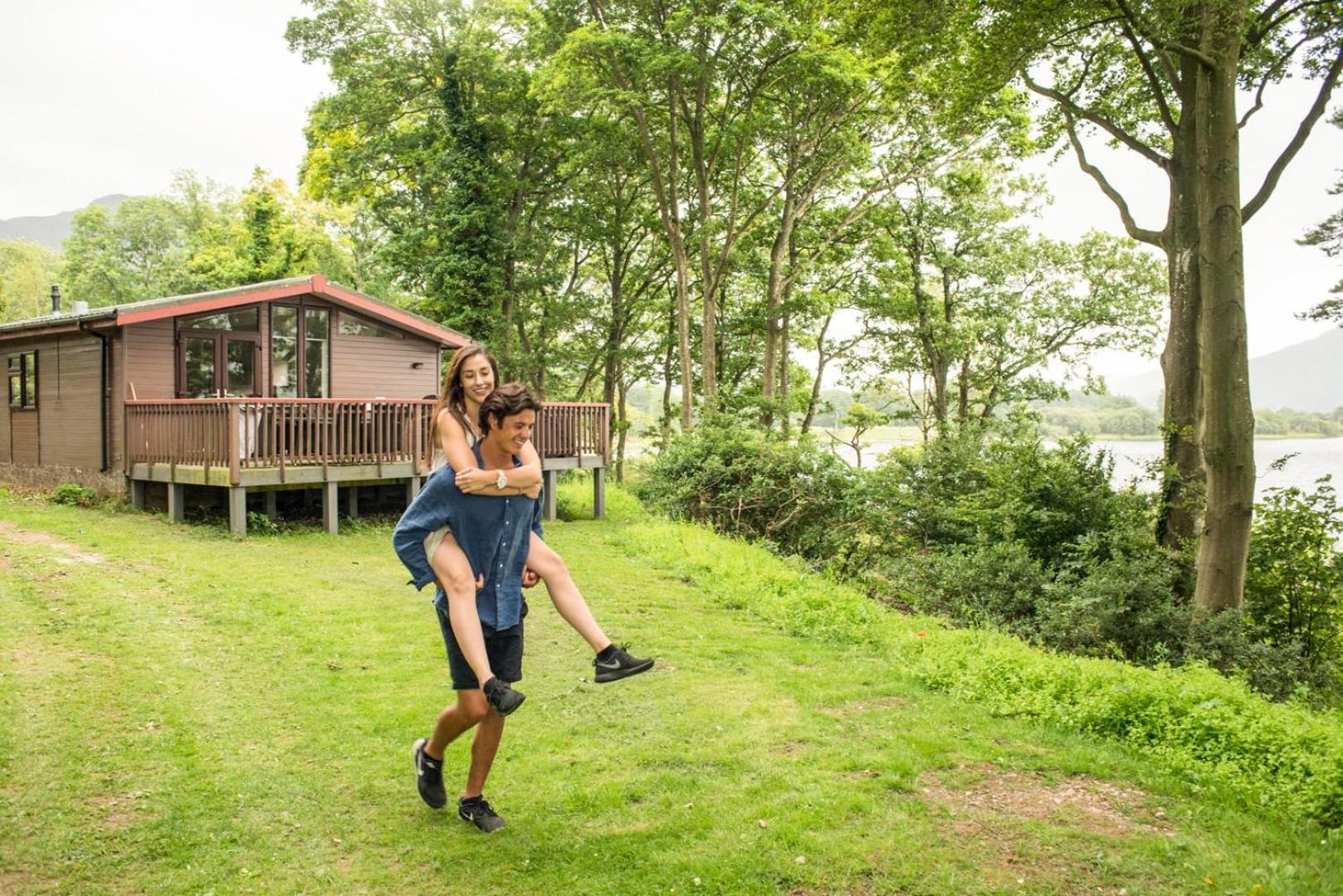 Lodge By The Lake - Lake District - Hot Tub Bassenthwaite Extérieur photo