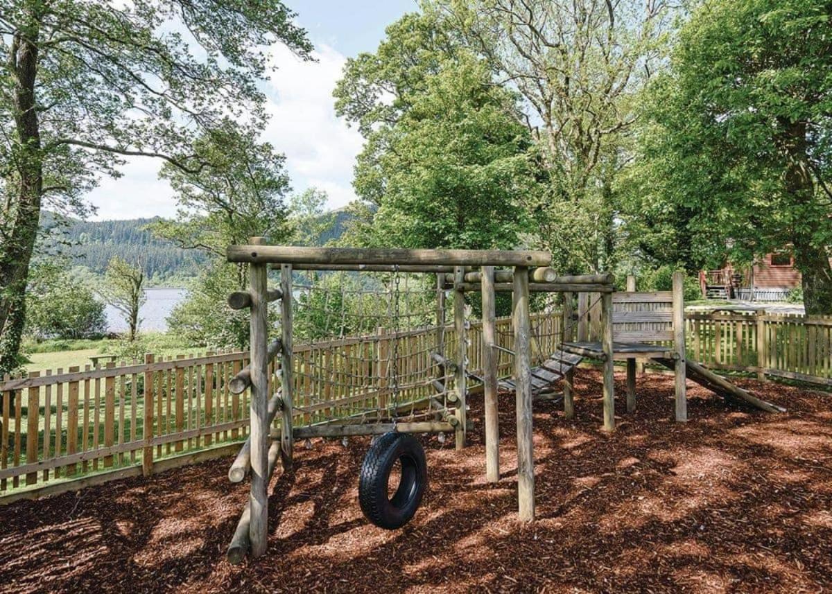 Lodge By The Lake - Lake District - Hot Tub Bassenthwaite Extérieur photo