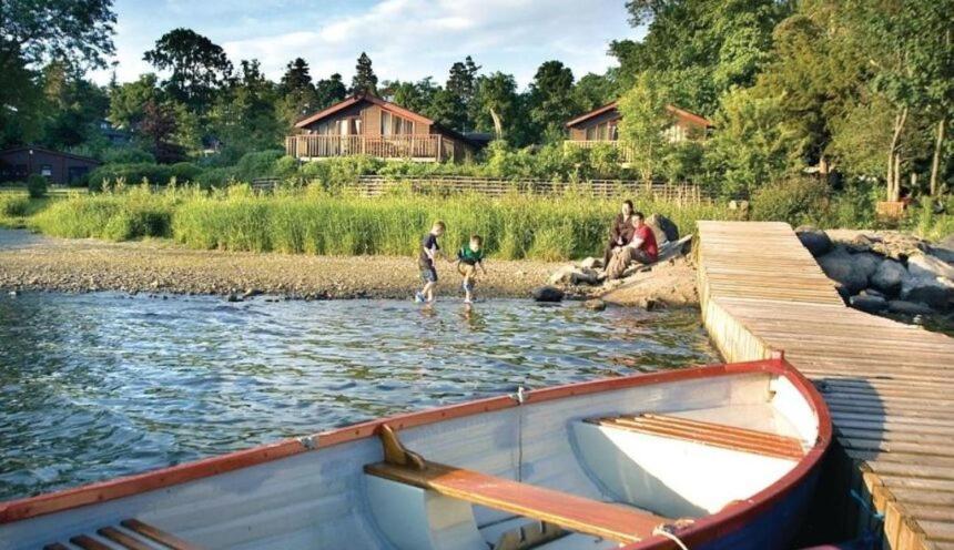 Lodge By The Lake - Lake District - Hot Tub Bassenthwaite Extérieur photo