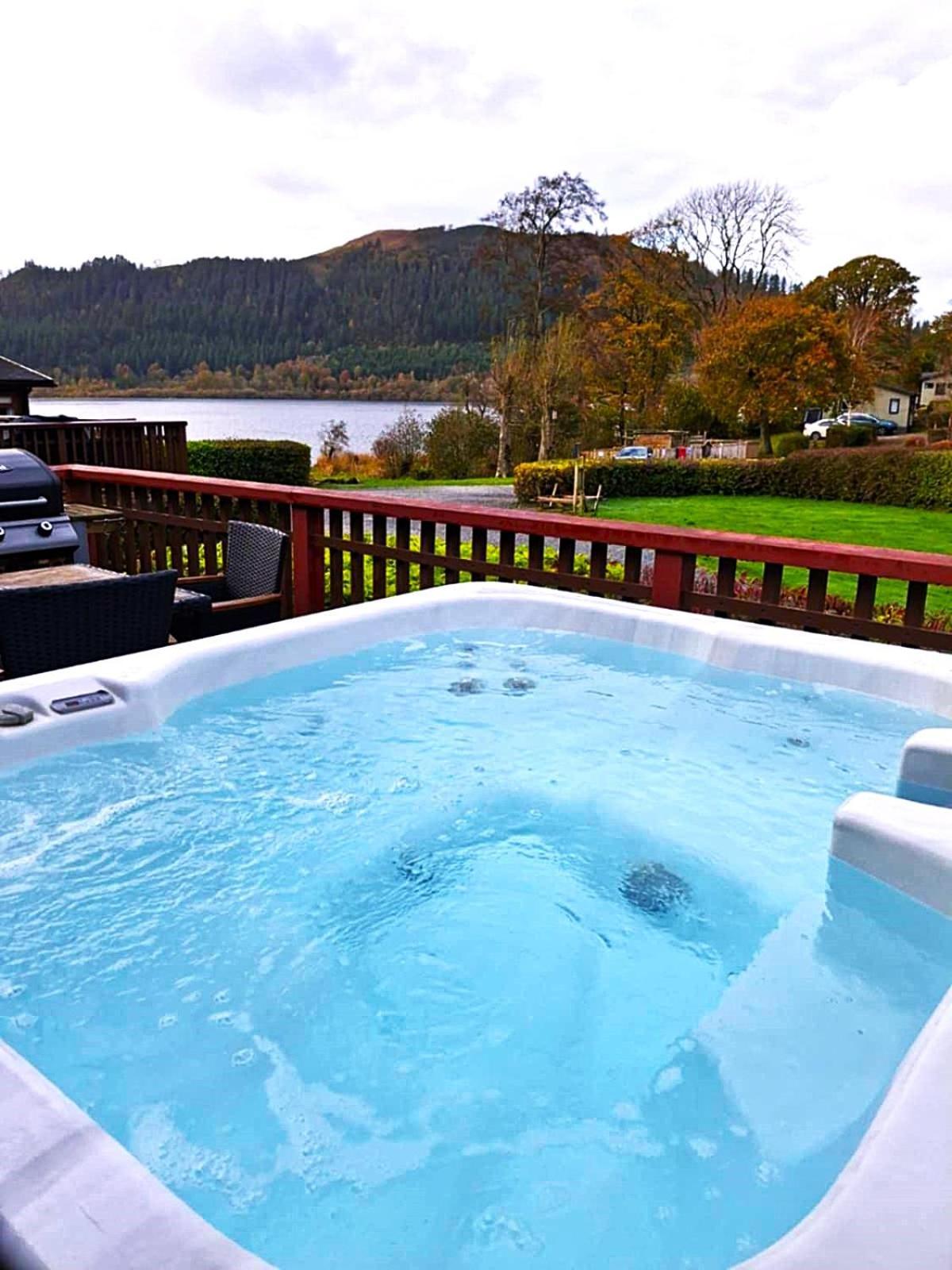 Lodge By The Lake - Lake District - Hot Tub Bassenthwaite Extérieur photo